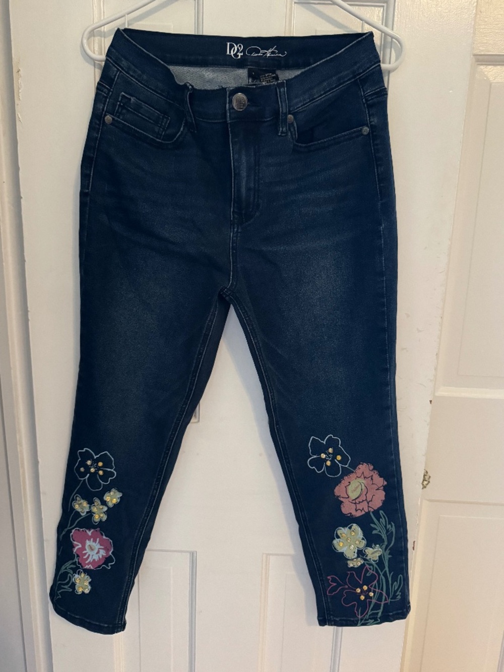 DG2 flower printed jeans with sequins Size 8, like new